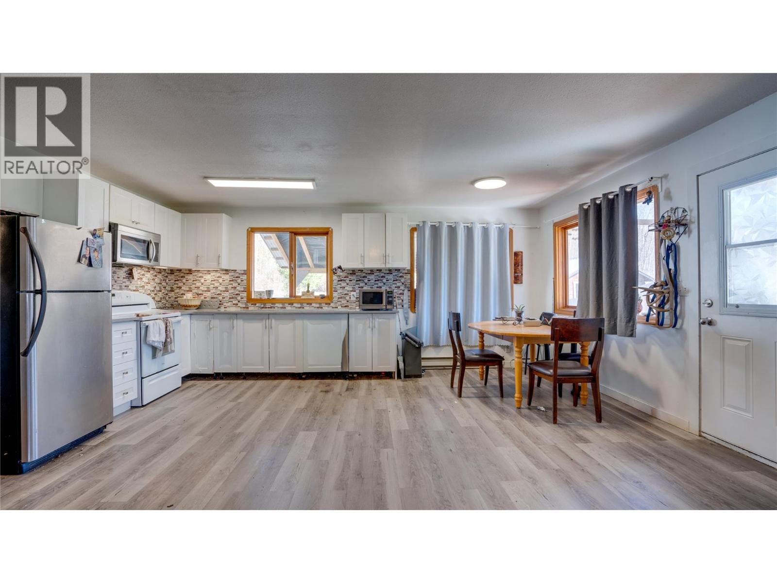 3854 TRINITY VALLEY ROAD - 22