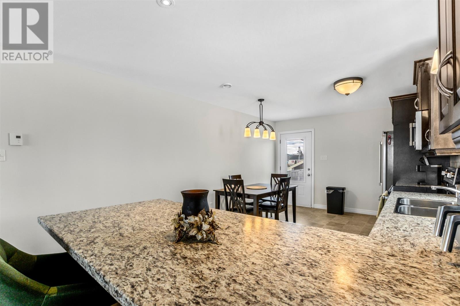 8 Cape Ballard Place — photo 11