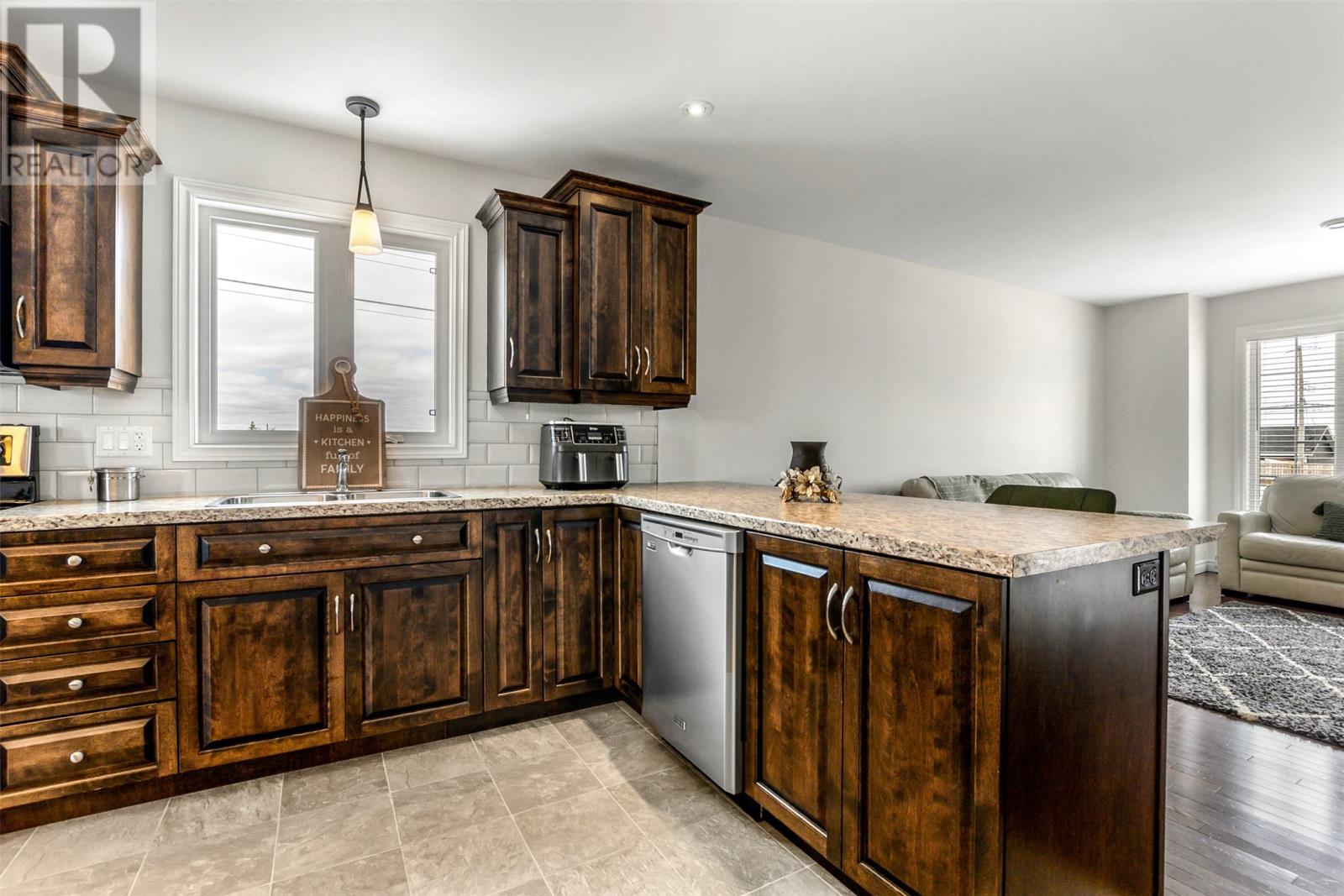 8 Cape Ballard Place — photo 15