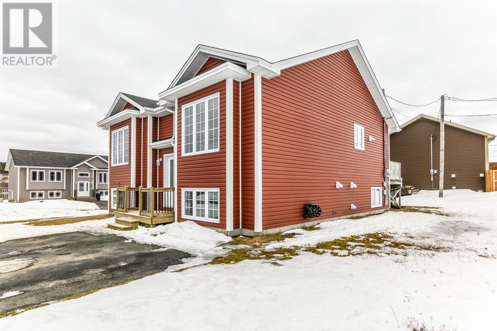 8 Cape Ballard Place — photo 36