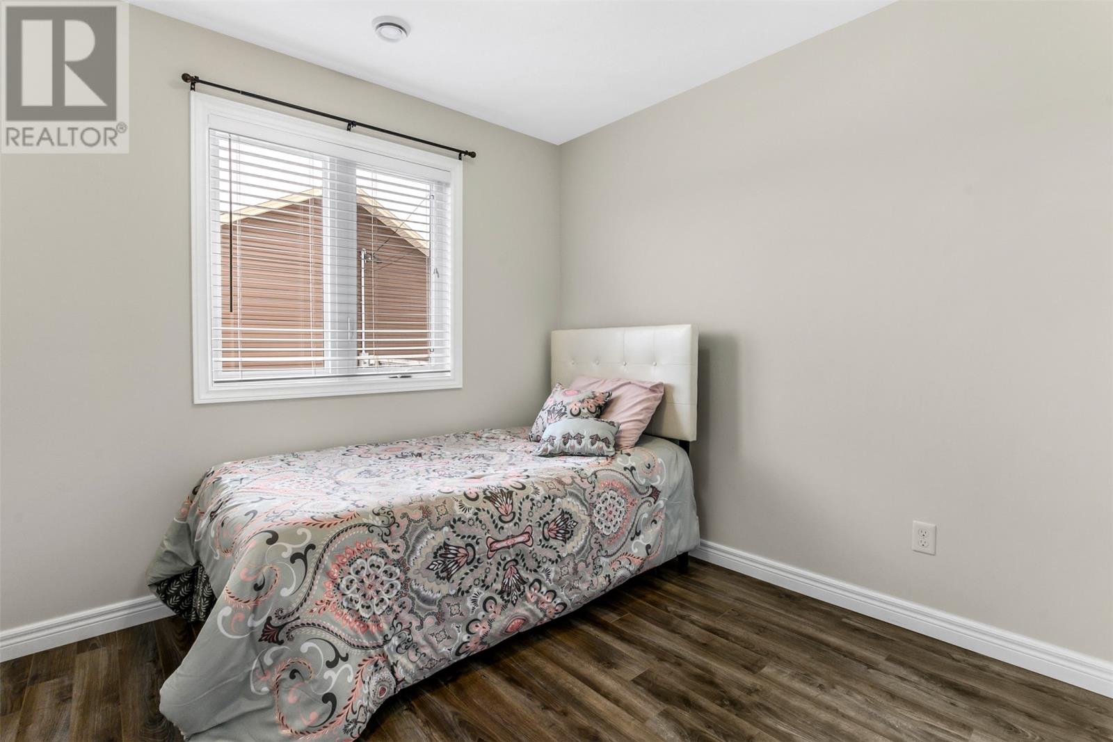 8 Cape Ballard Place — photo 9