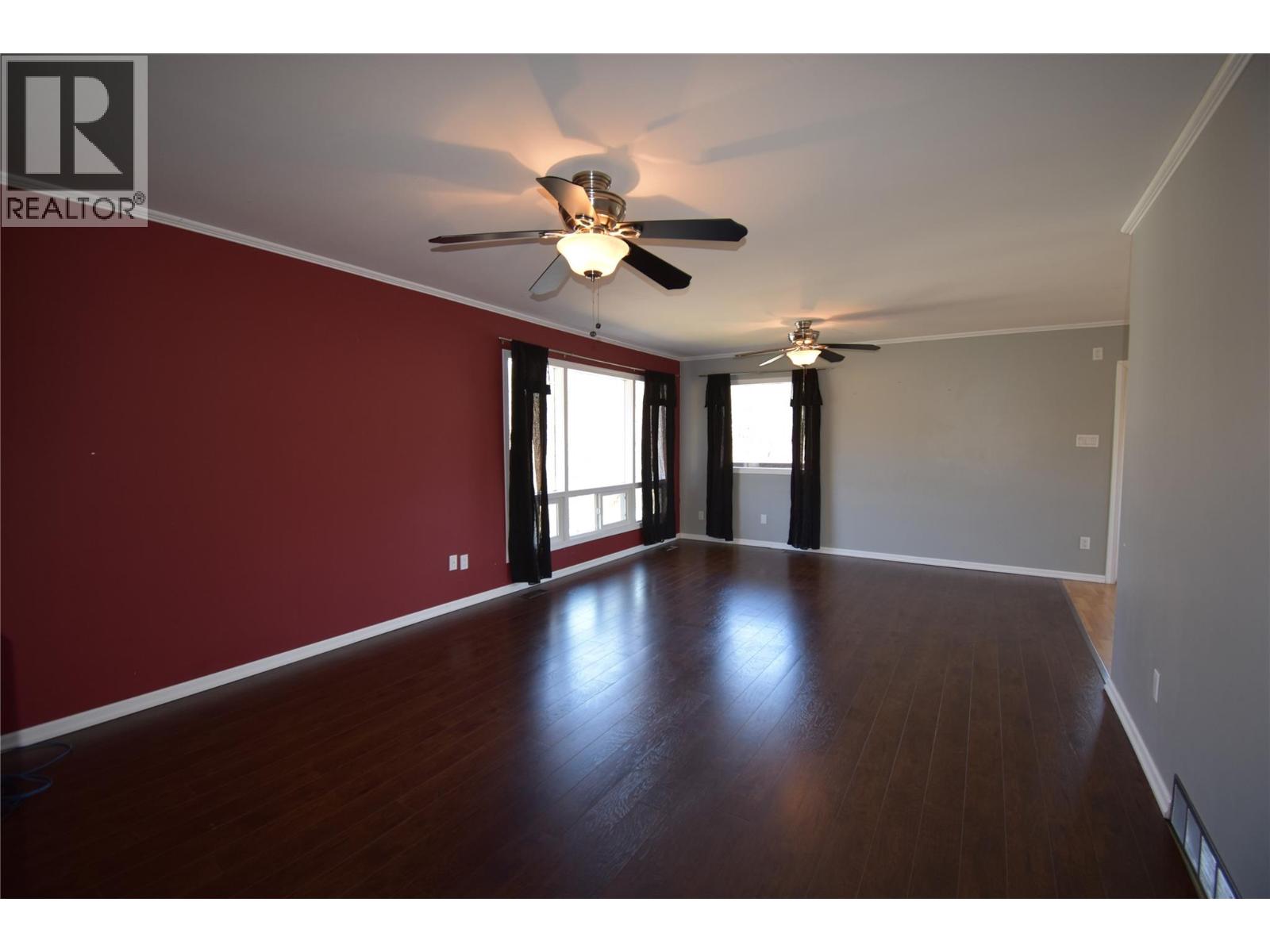 3605 9th Avenue, Castlegar