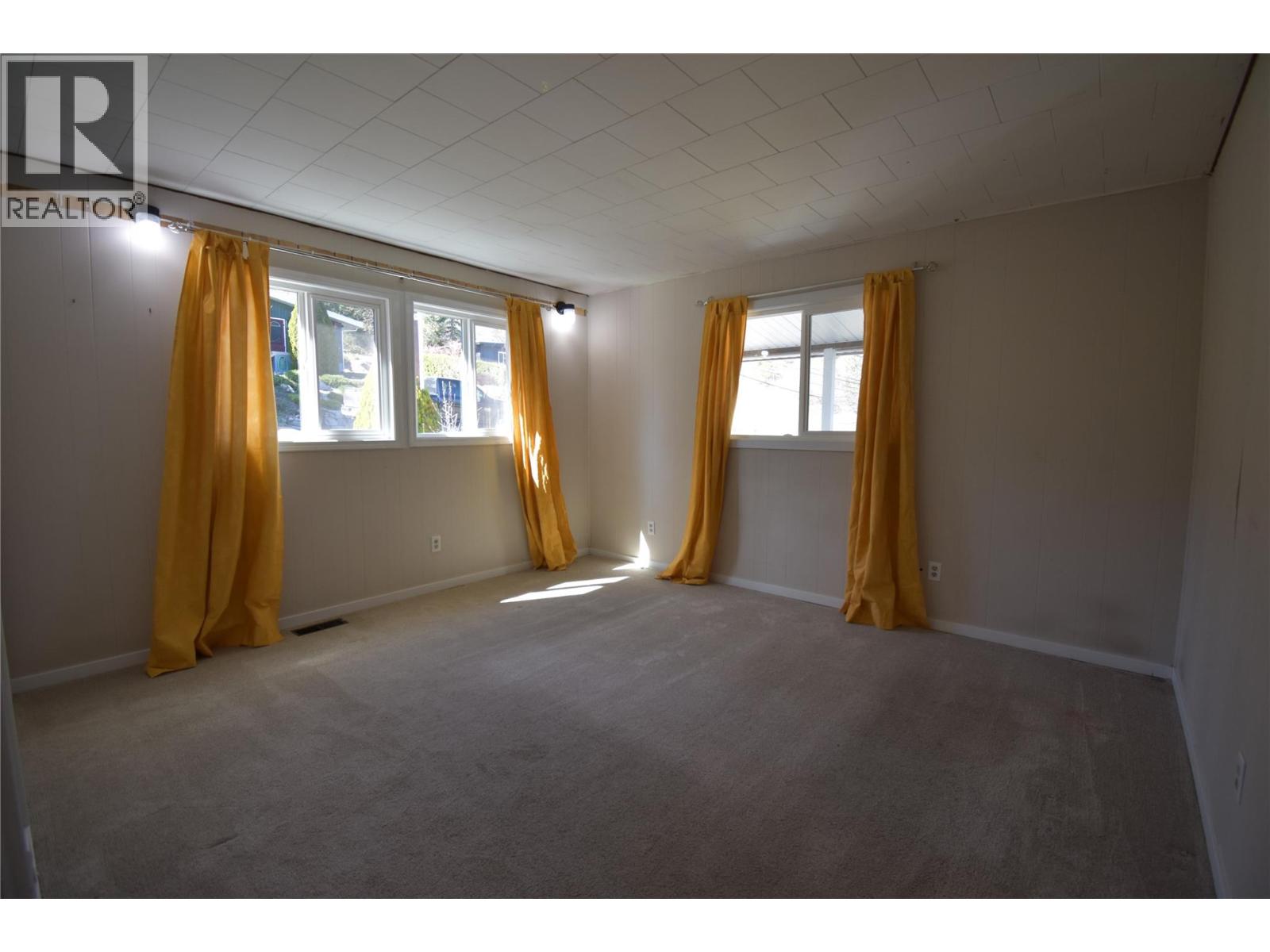 3605 9th Avenue, Castlegar