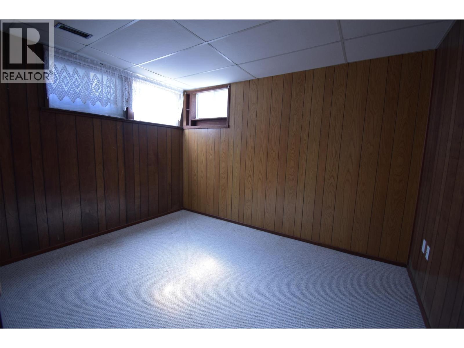 3605 9th Avenue, Castlegar