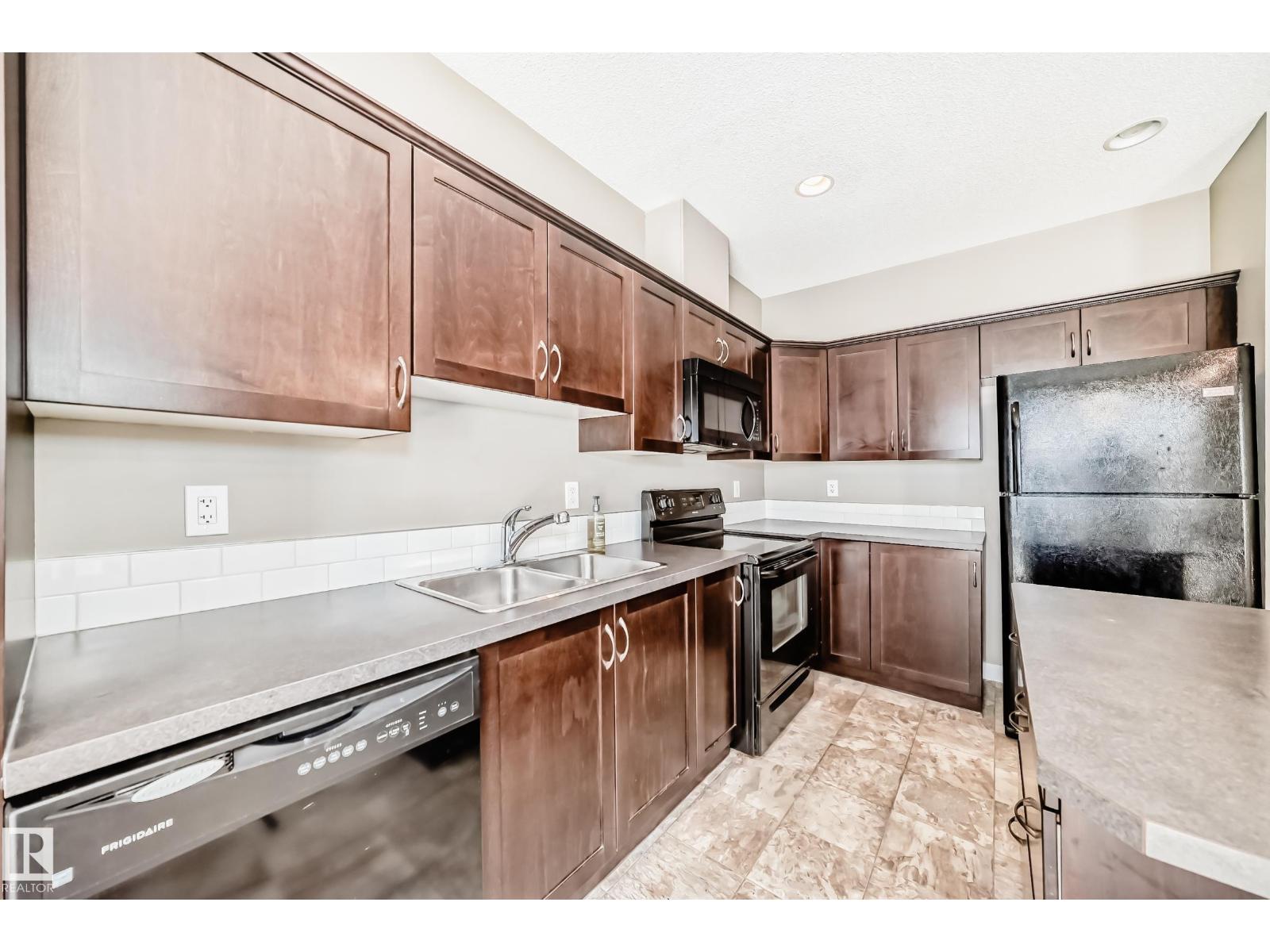 #44 13825 155 AV NW - 10