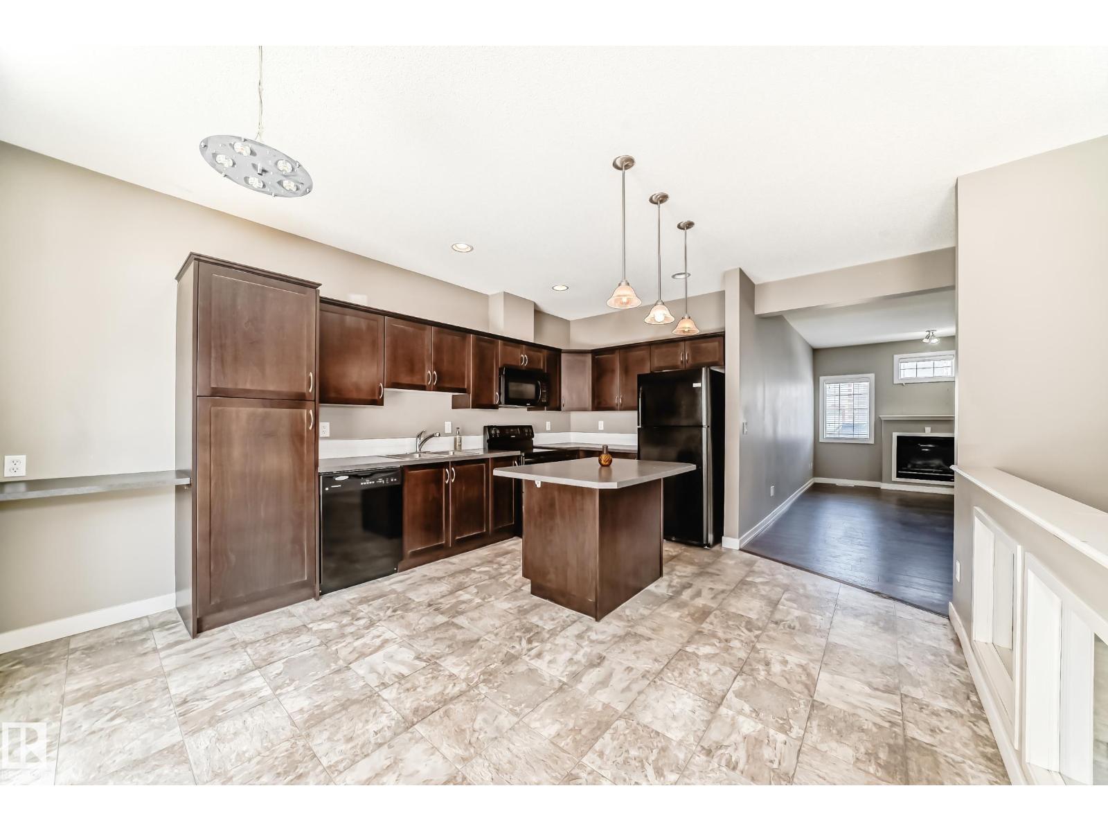 #44 13825 155 AV NW - 18