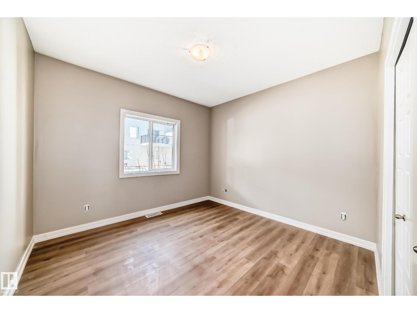 #44 13825 155 AV NW - 28