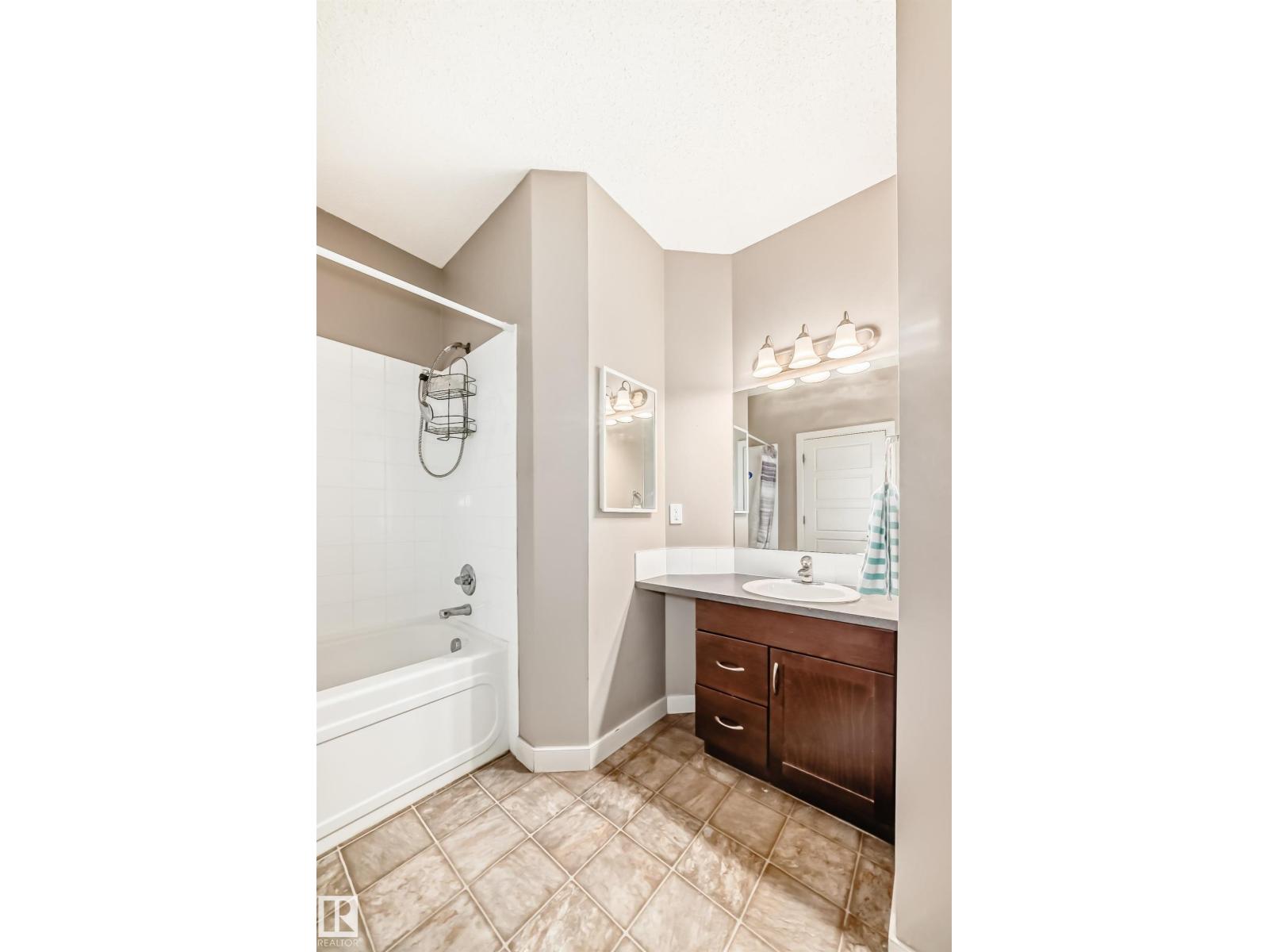 #44 13825 155 AV NW - 31