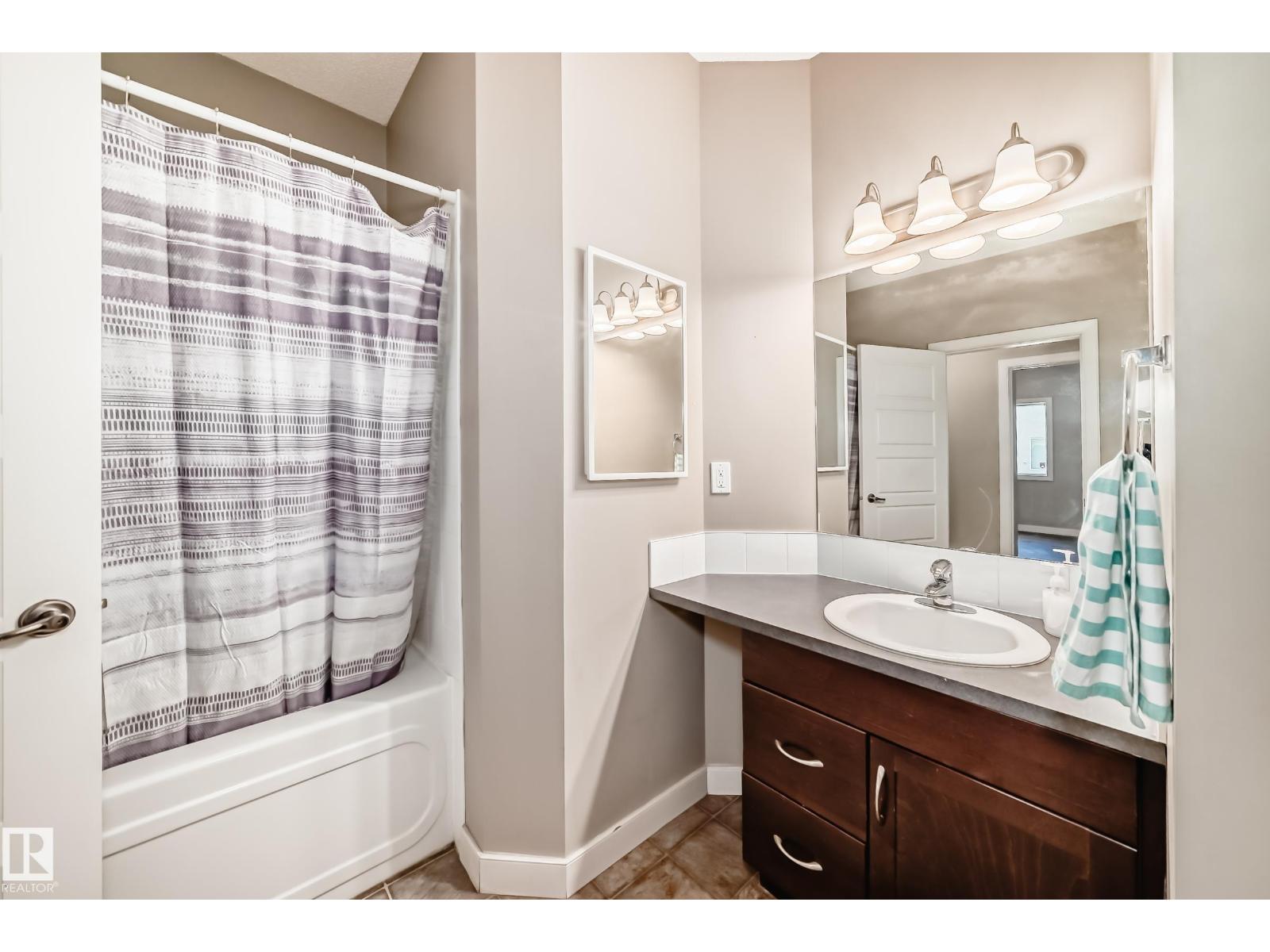#44 13825 155 AV NW - 33