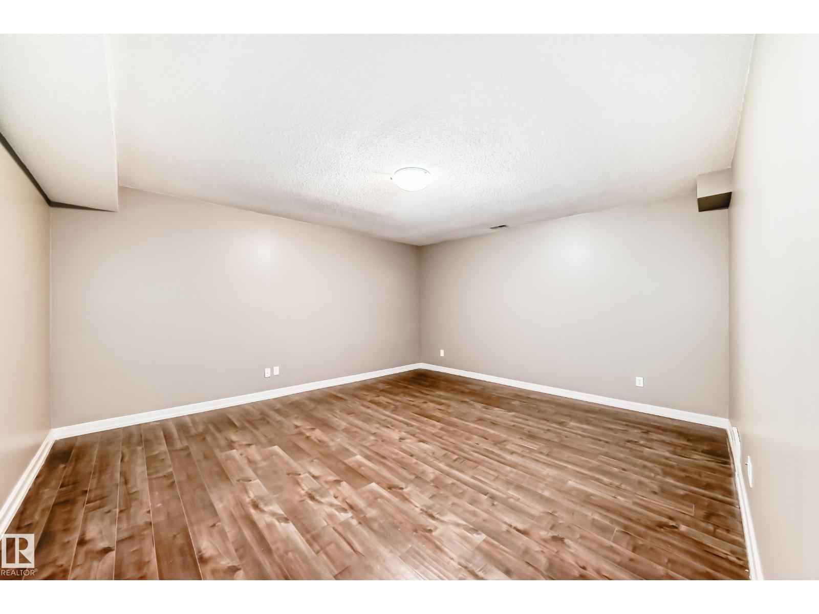 #44 13825 155 AV NW - 39