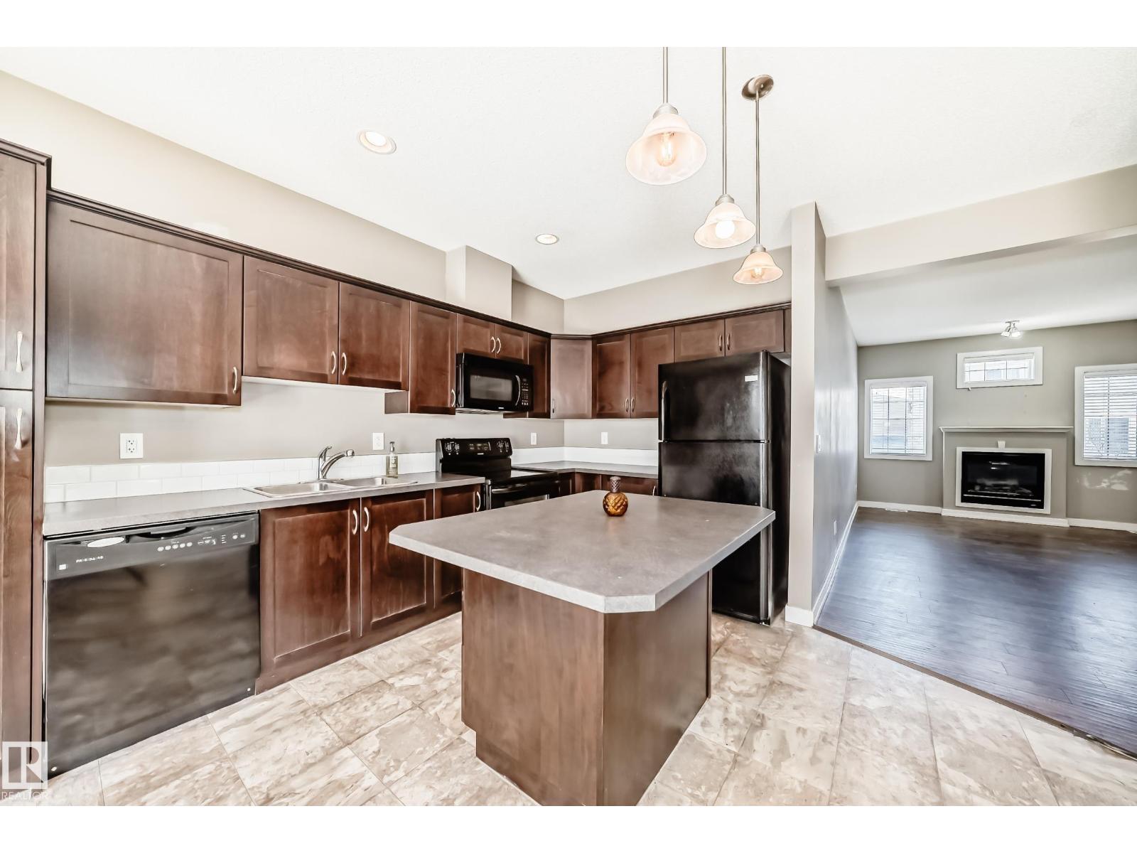 #44 13825 155 AV NW - 7