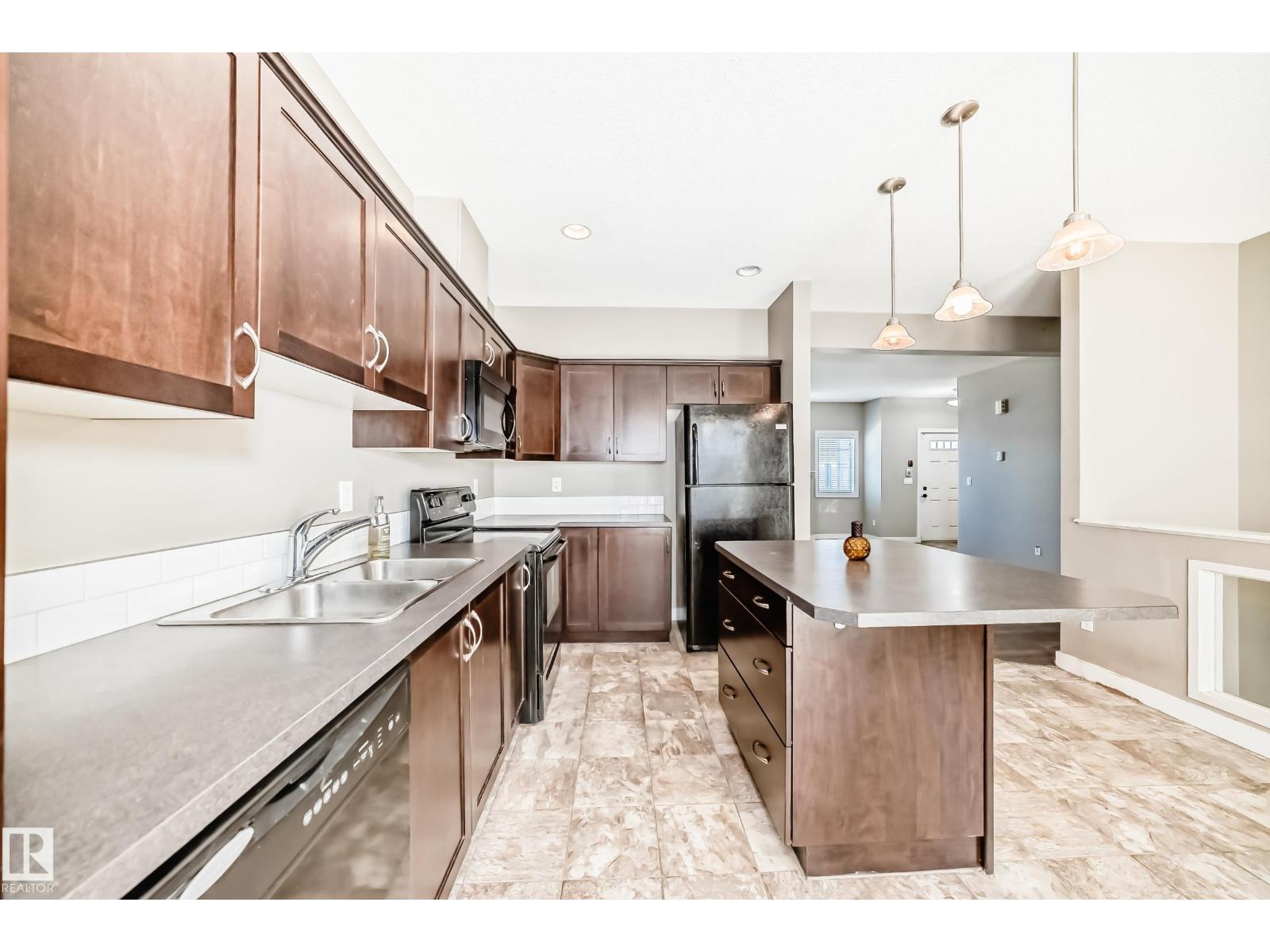 #44 13825 155 AV NW - 9