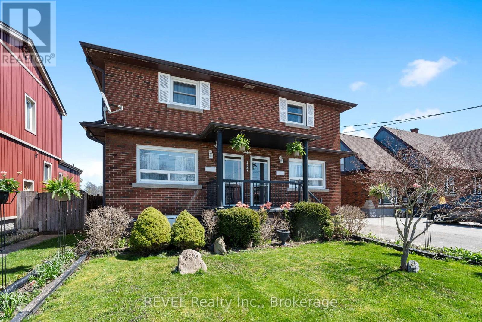137 WELLINGTON STREET - 1