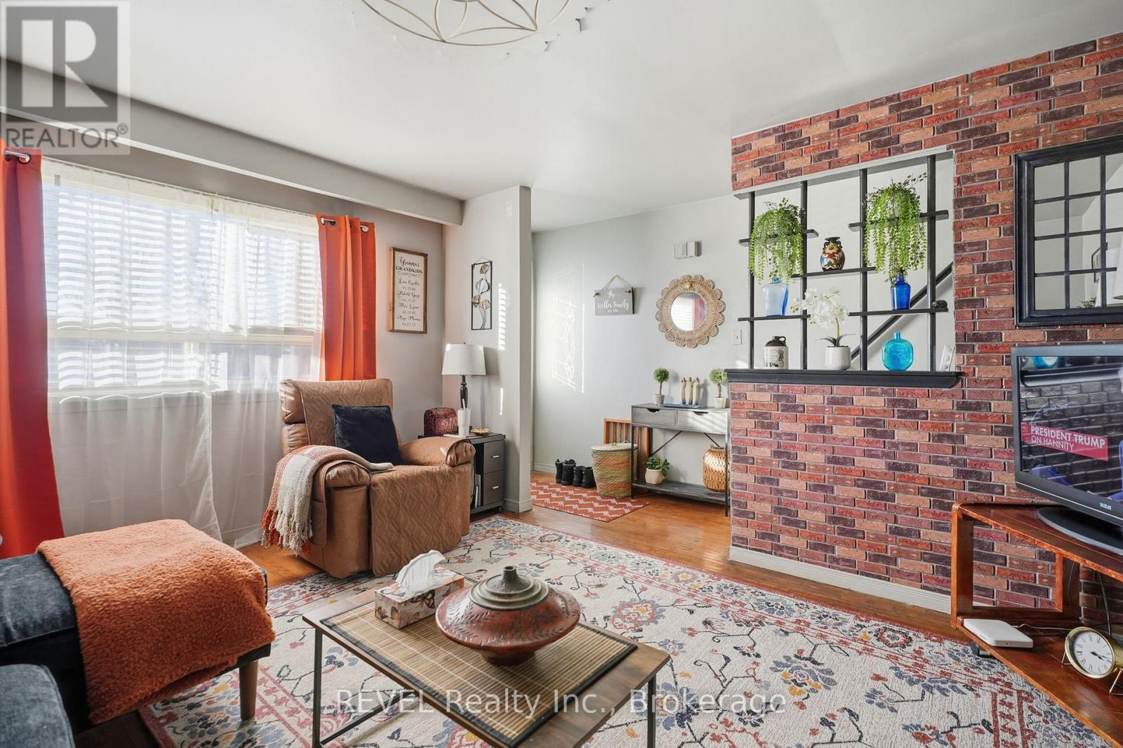 137 WELLINGTON STREET - 13