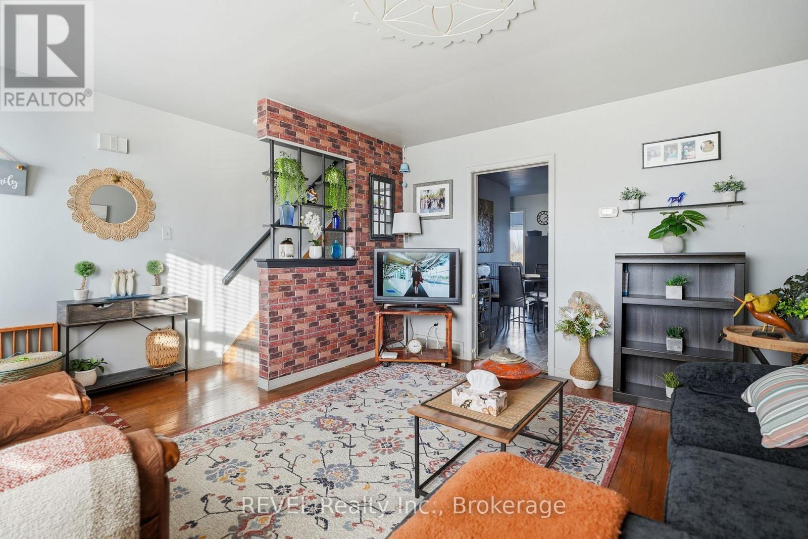 137 WELLINGTON STREET - 14