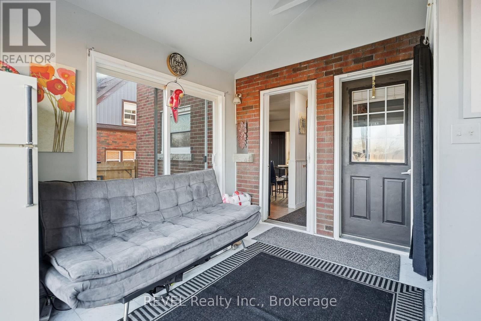 137 WELLINGTON STREET - 22