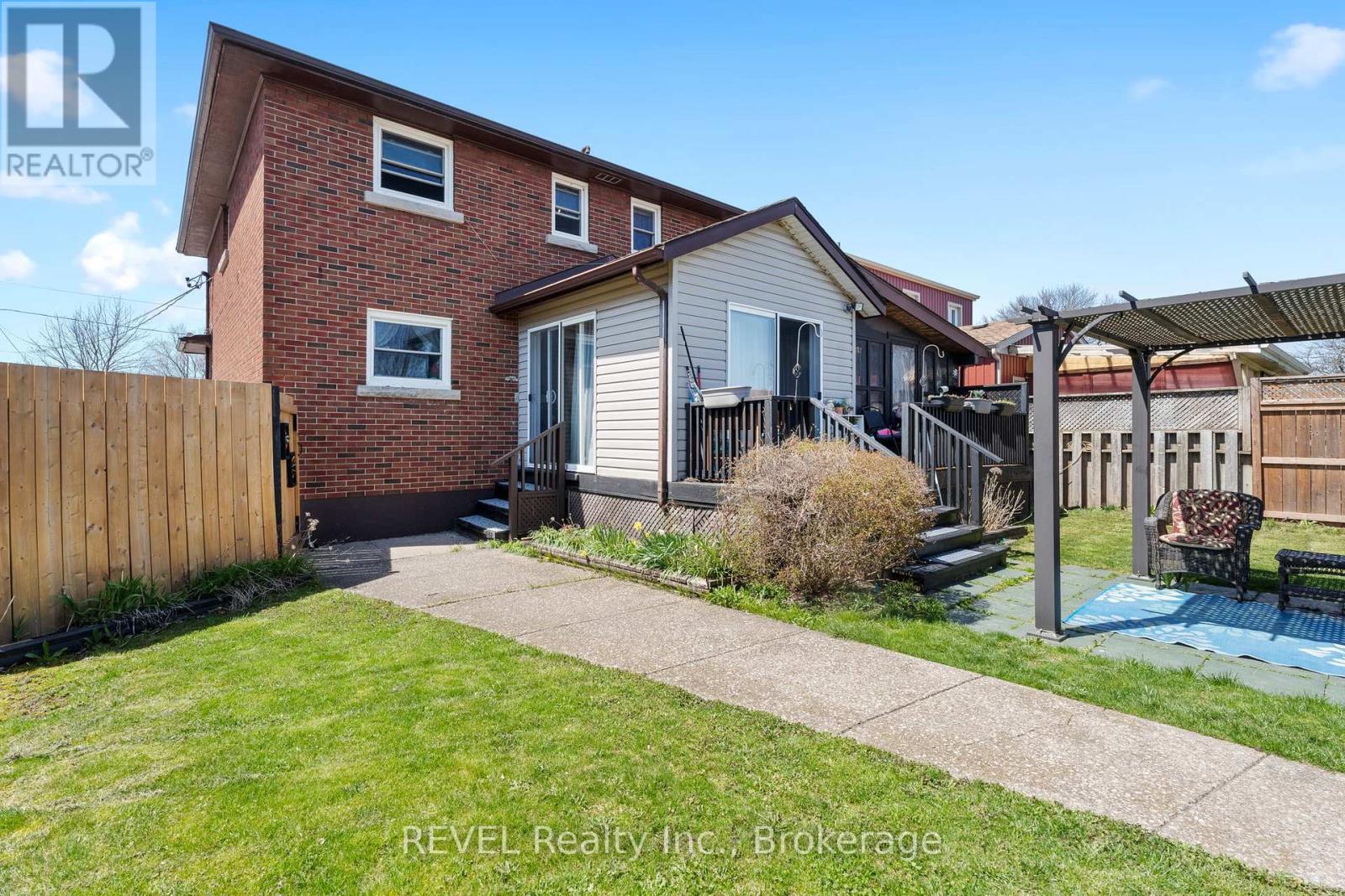 137 WELLINGTON STREET - 25