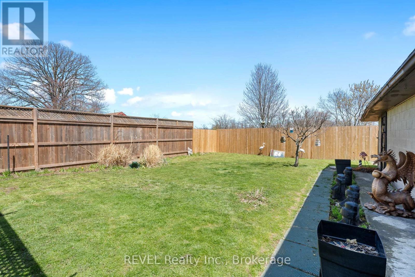 137 WELLINGTON STREET - 26