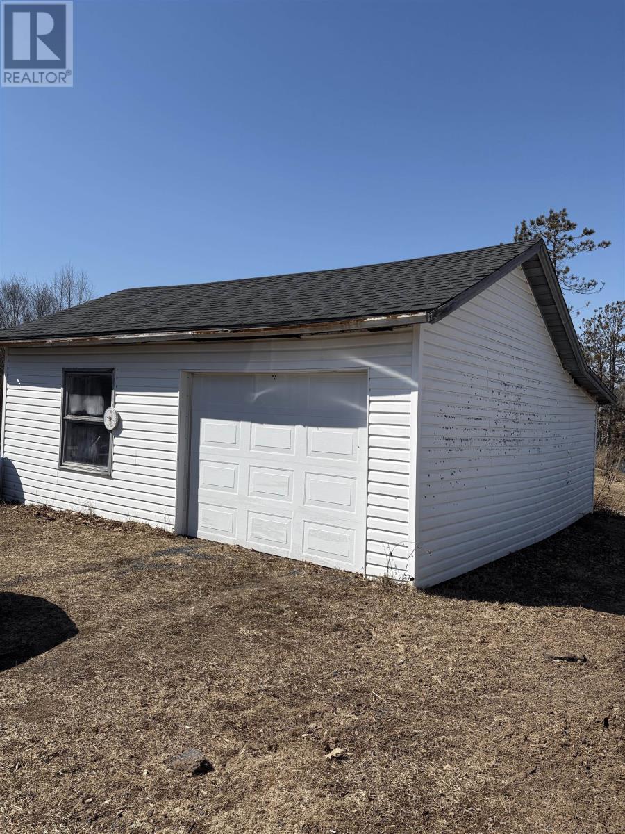 1099 MACINNIS STREET - 20