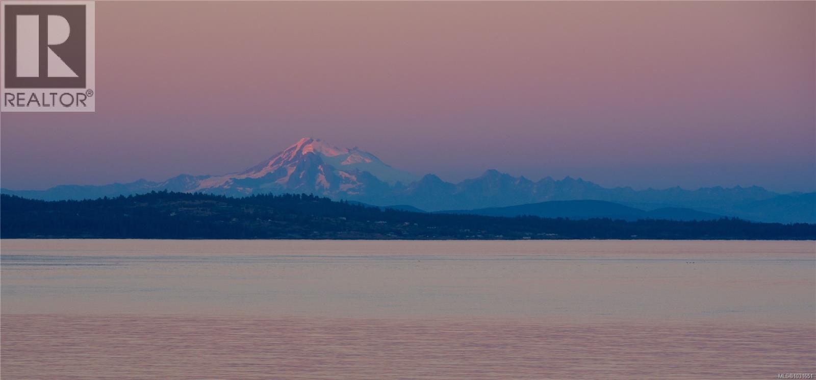 6000 Lockehaven Dr, Saanich