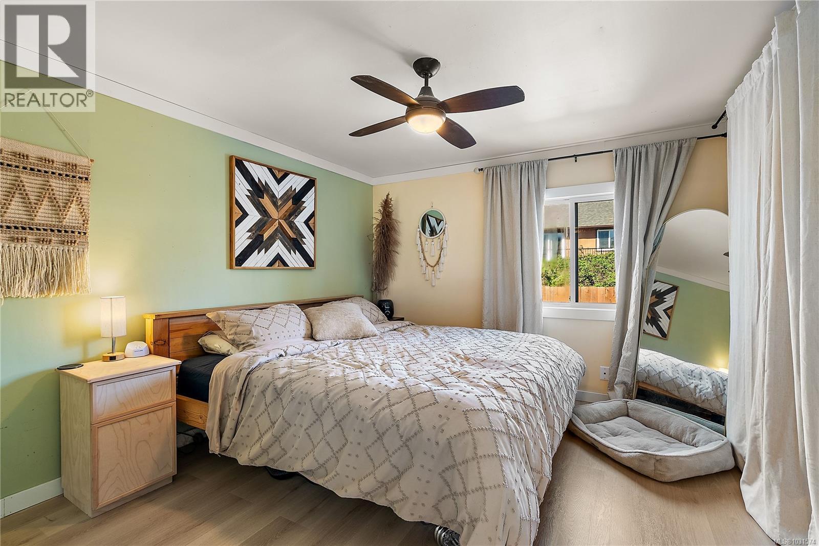 #21 1581 MIDDLE RD - 12