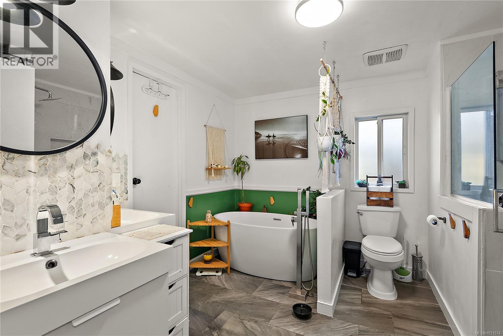 #21 1581 MIDDLE RD - 14