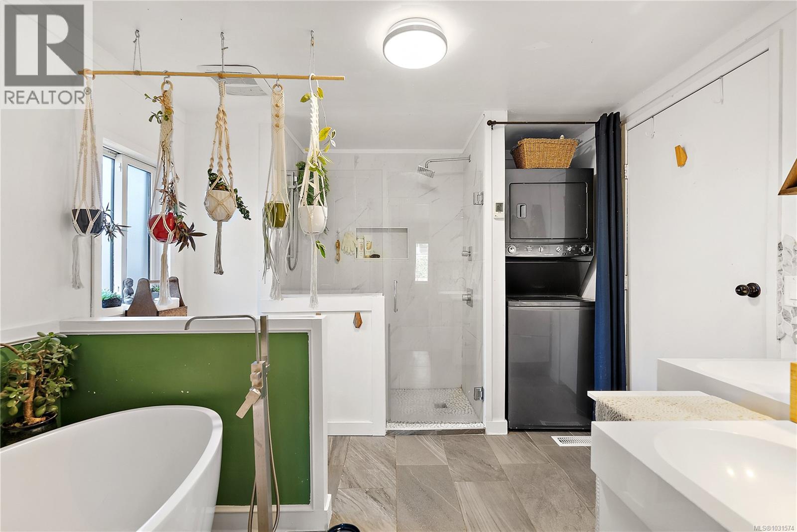 #21 1581 MIDDLE RD - 15