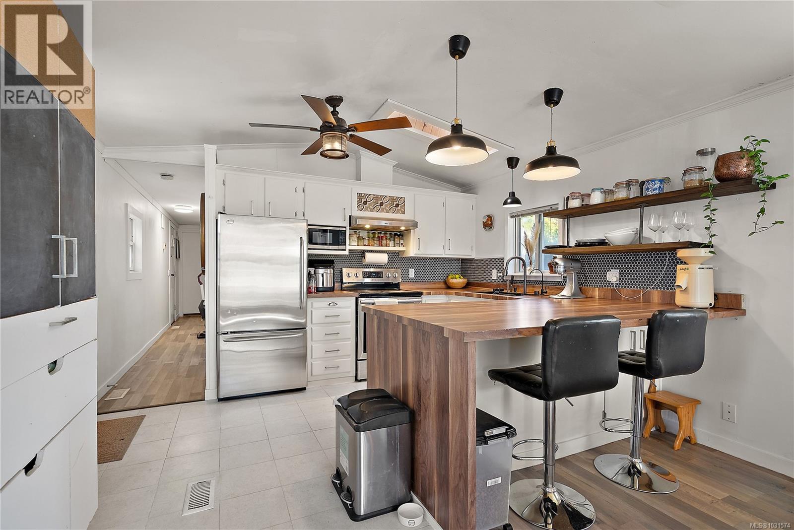 #21 1581 MIDDLE RD - 6