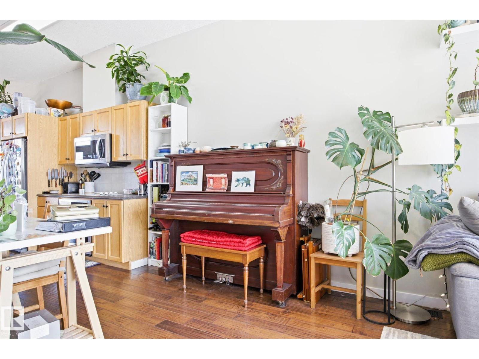 #514 9507 101 AV NW, Edmonton