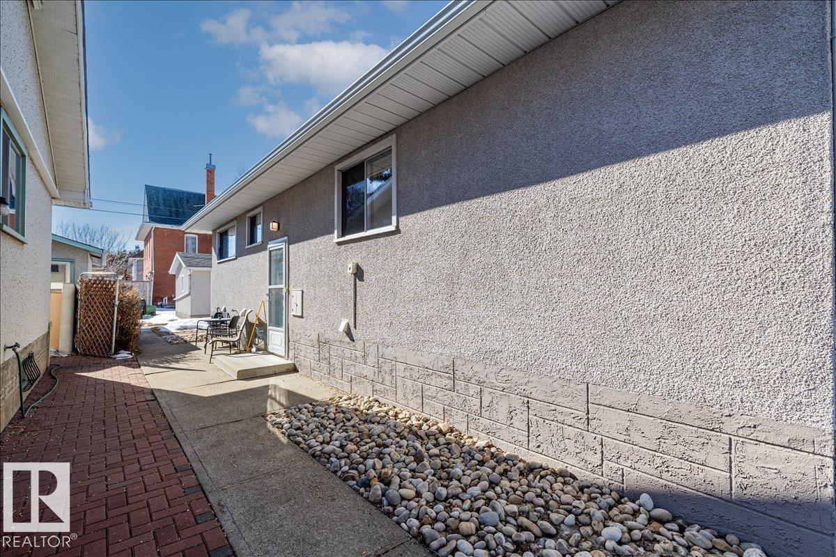 10013 106 ST - 36