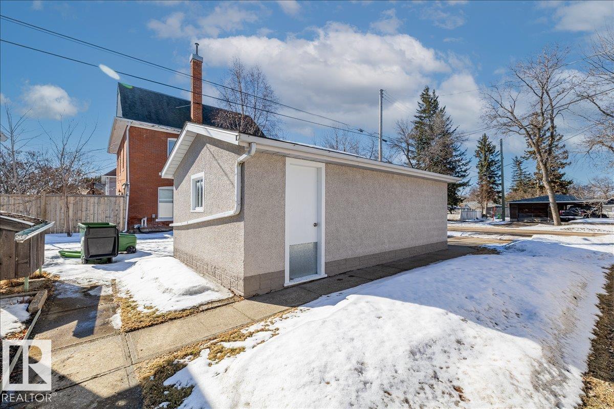 10013 106 ST - 38