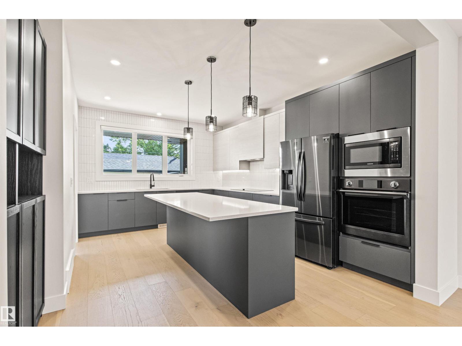 2 8343 SASKATCHEWAN DR NW, Edmonton