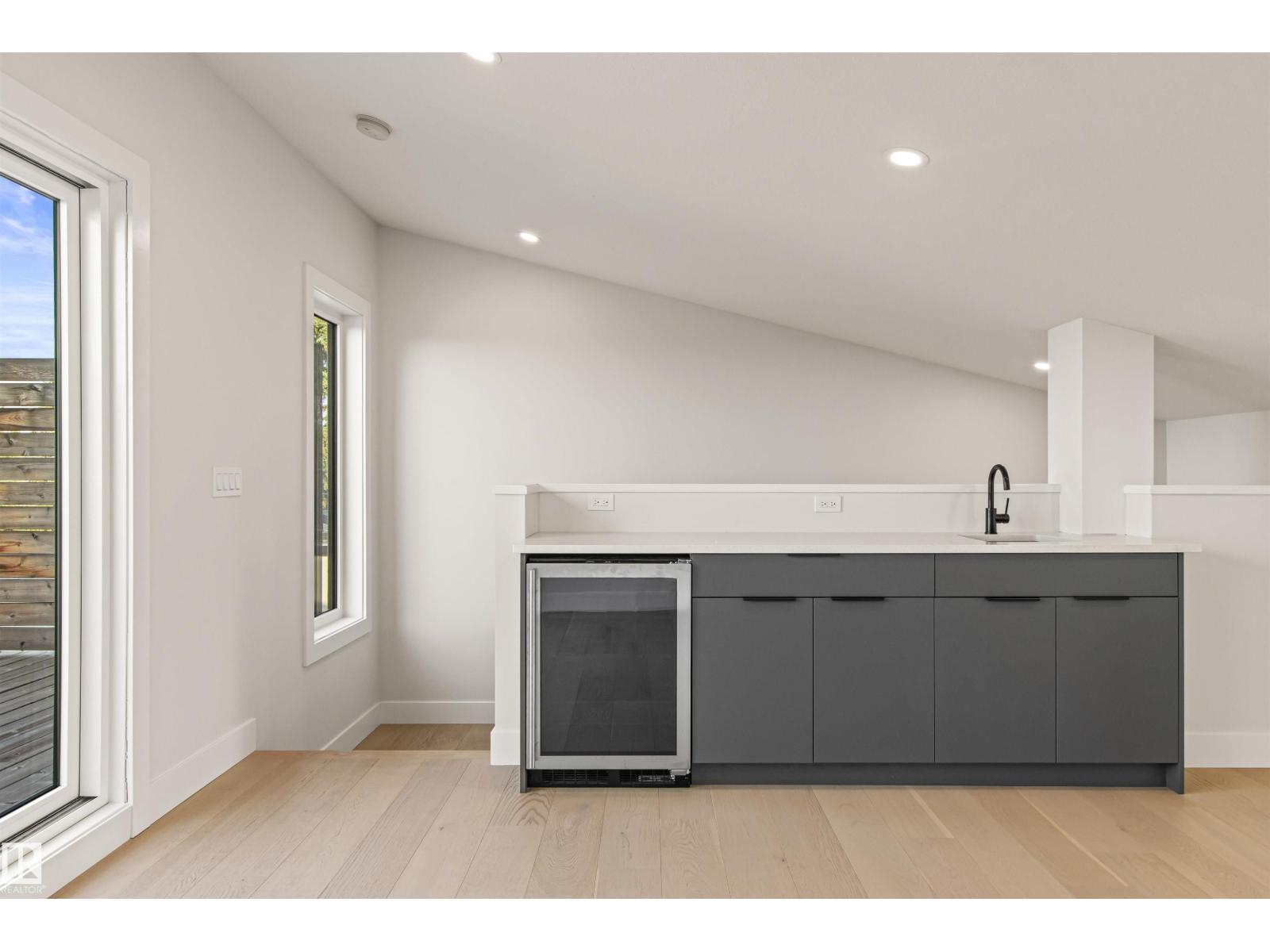 2 8343 SASKATCHEWAN DR NW, Edmonton