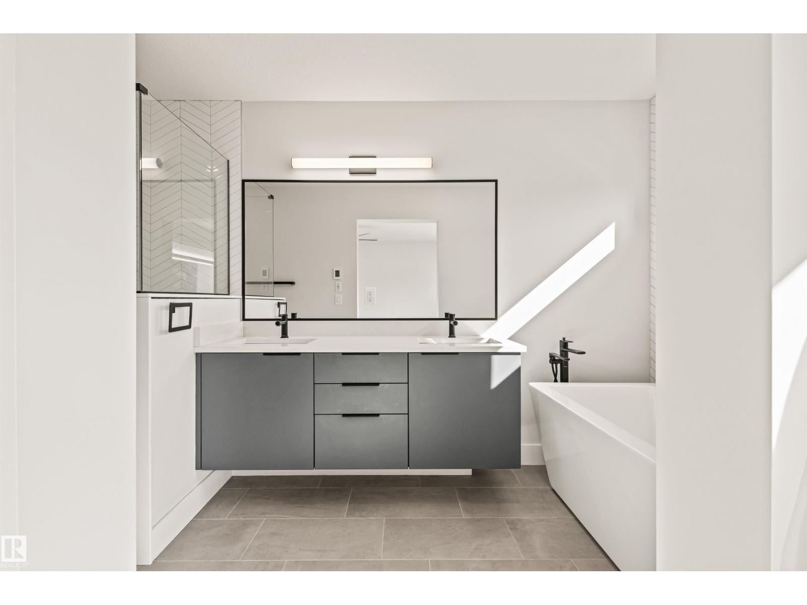 2 8343 SASKATCHEWAN DR NW, Edmonton