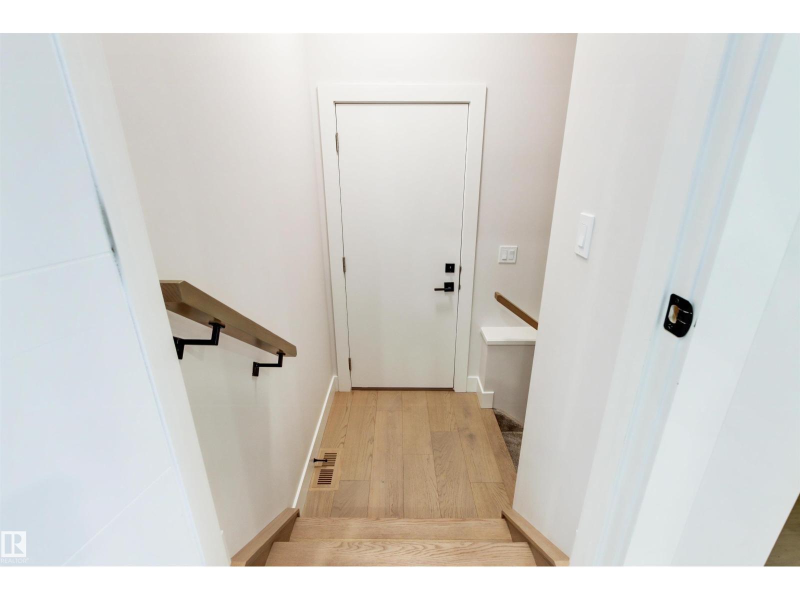 2 8343 SASKATCHEWAN DR NW, Edmonton