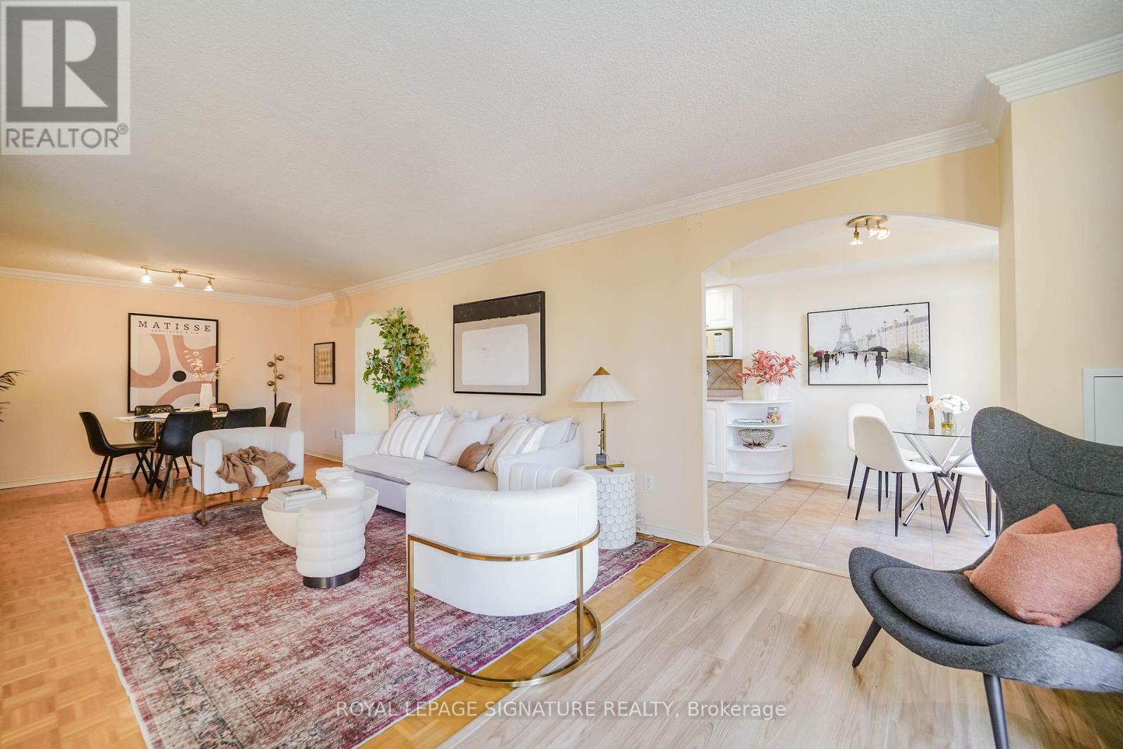 1001 - 211 ST PATRICK STREET