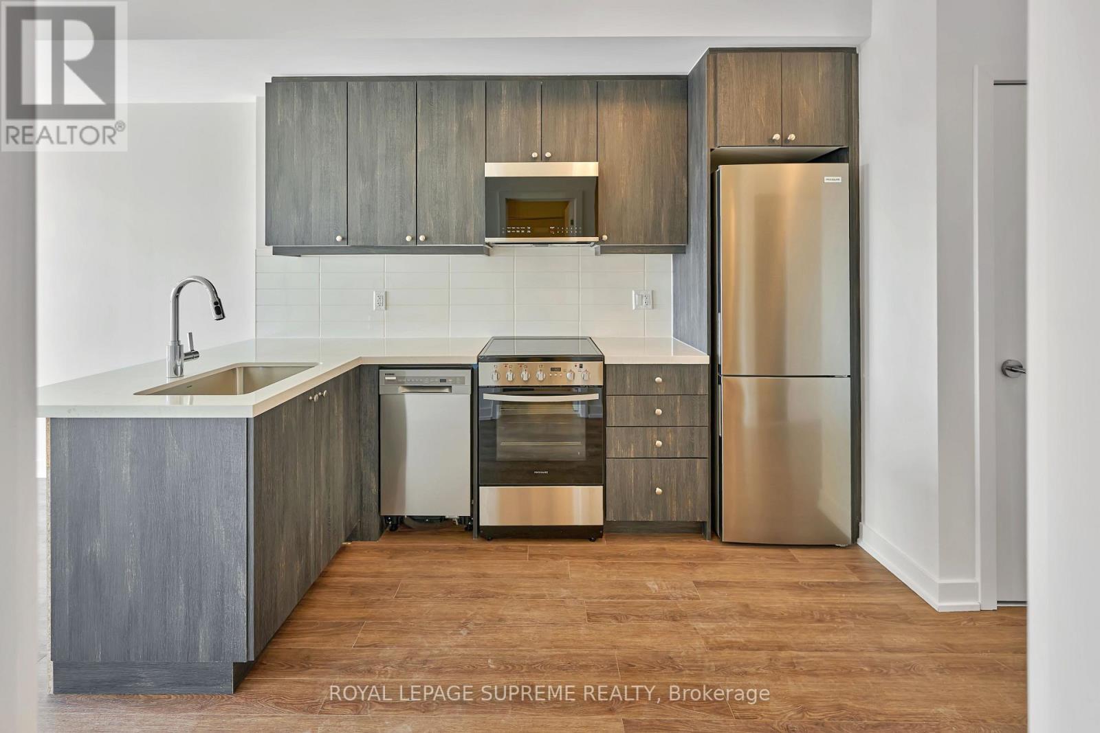 1020 - 51 CLARINGTON BOULEVARD