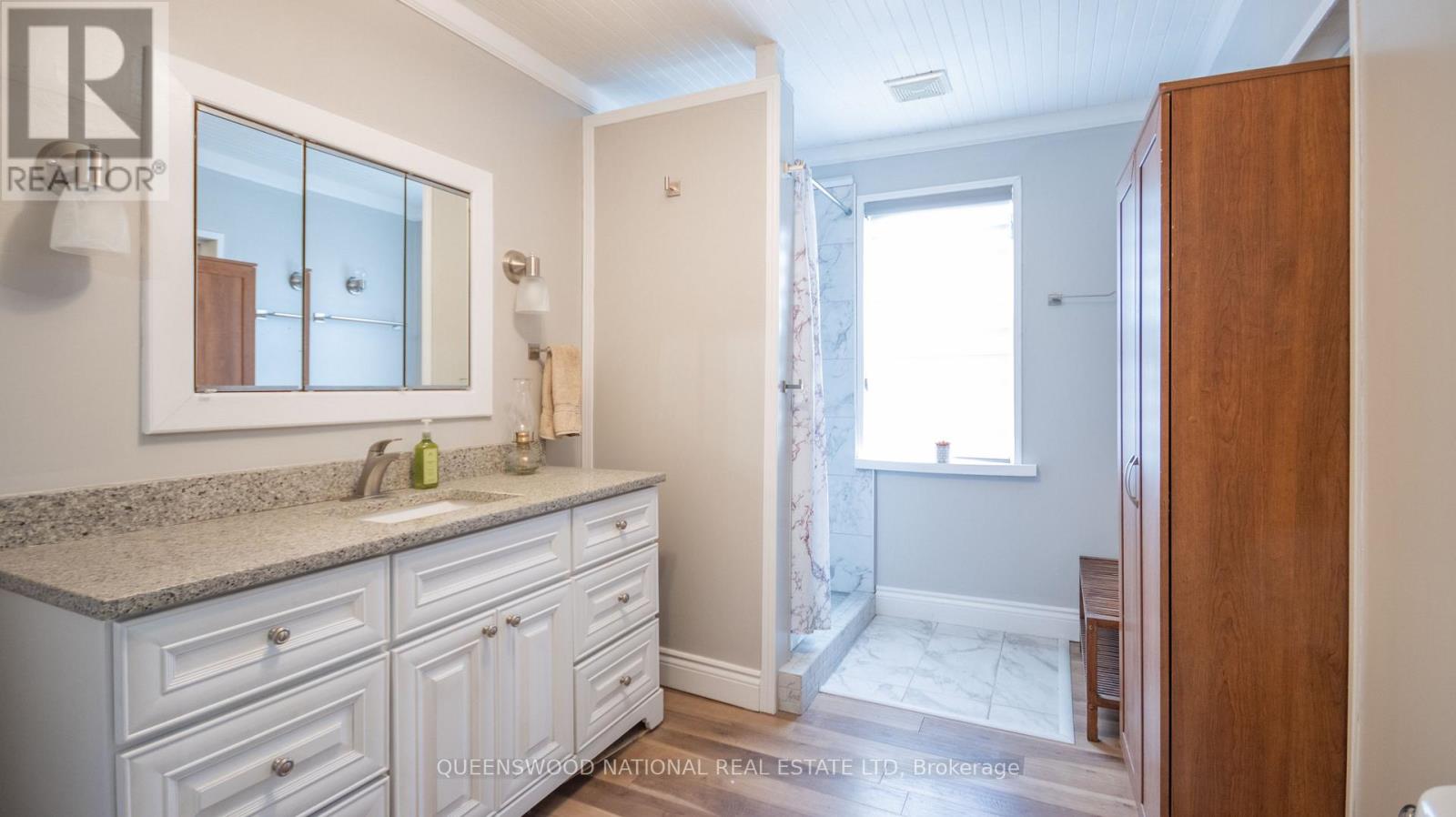 842 CENTREVIEW ROAD - 15