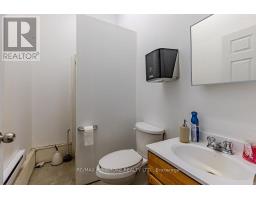 1366 Pembroke Street E, Laurentian Valley, ON K8A6W2 Photo 17