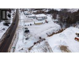 1366 Pembroke Street E, Laurentian Valley, ON K8A6W2 Photo 24