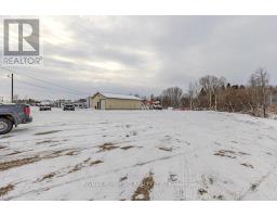 1366 Pembroke Street E, Laurentian Valley, ON K8A6W2 Photo 8