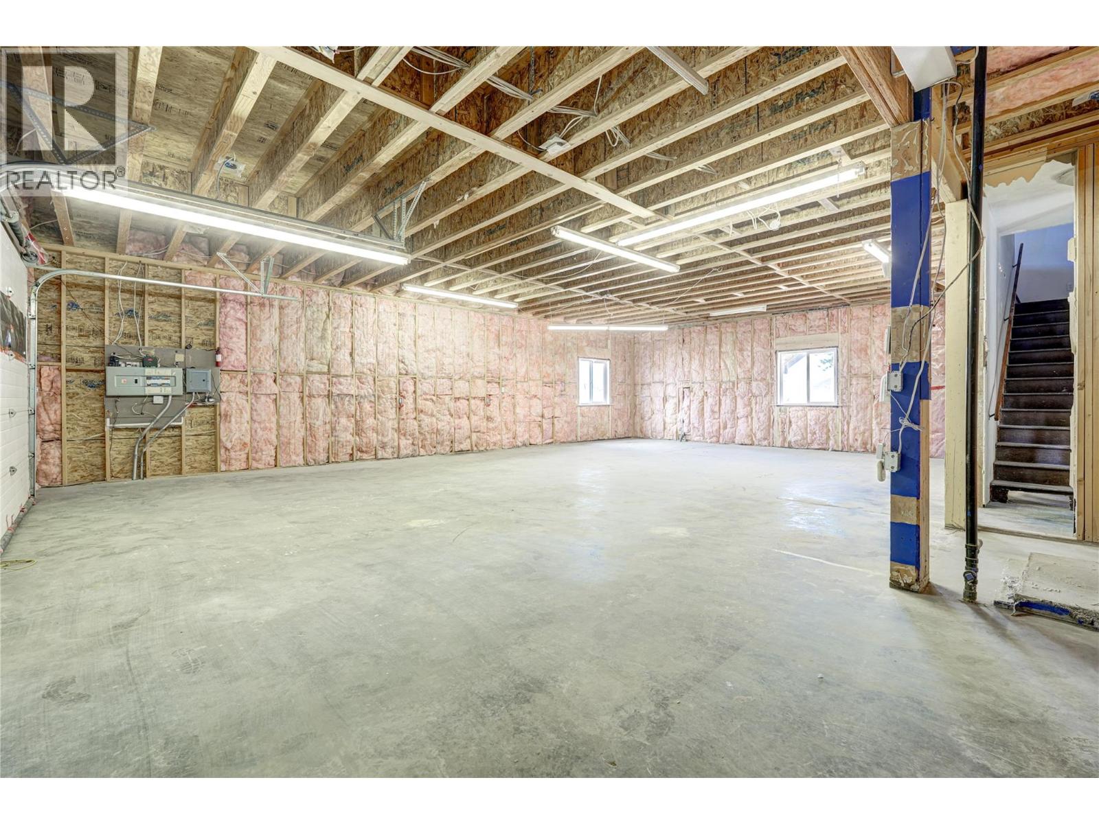 2063 Carmi Road - 40