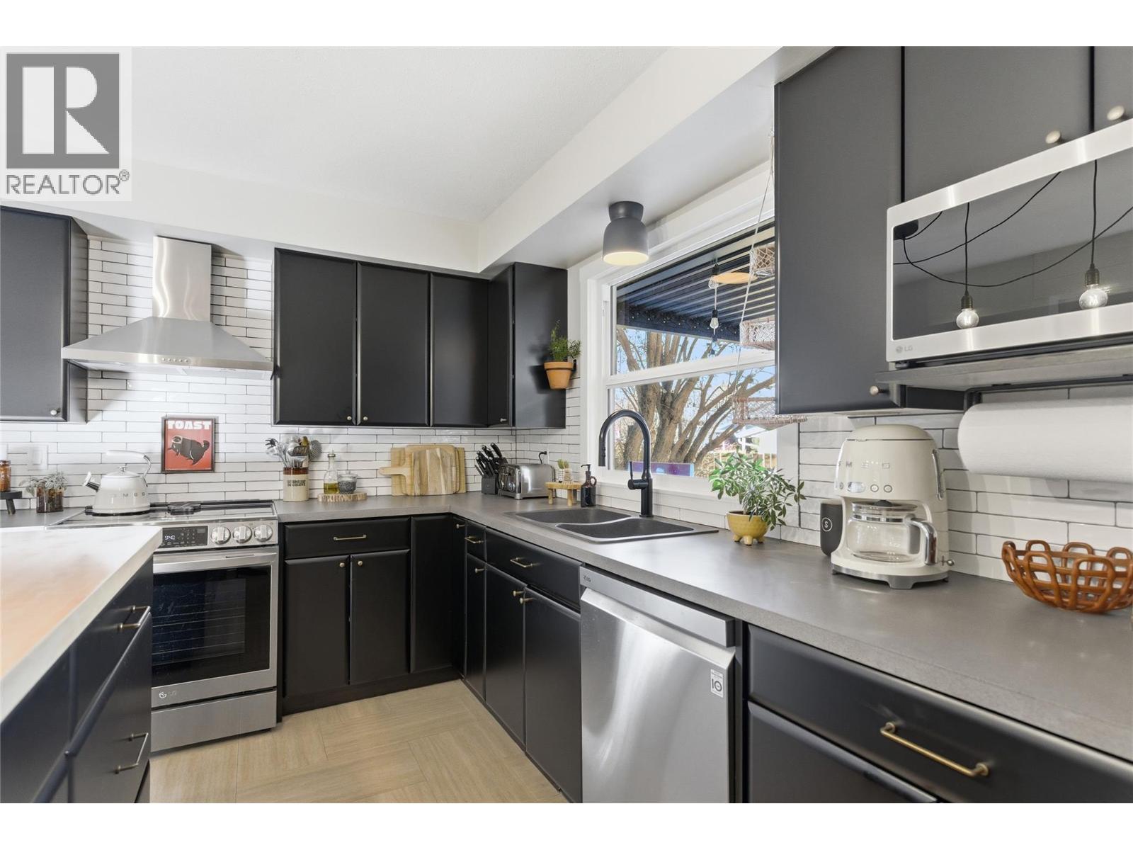 1756 CLIFFORD AVENUE - 18