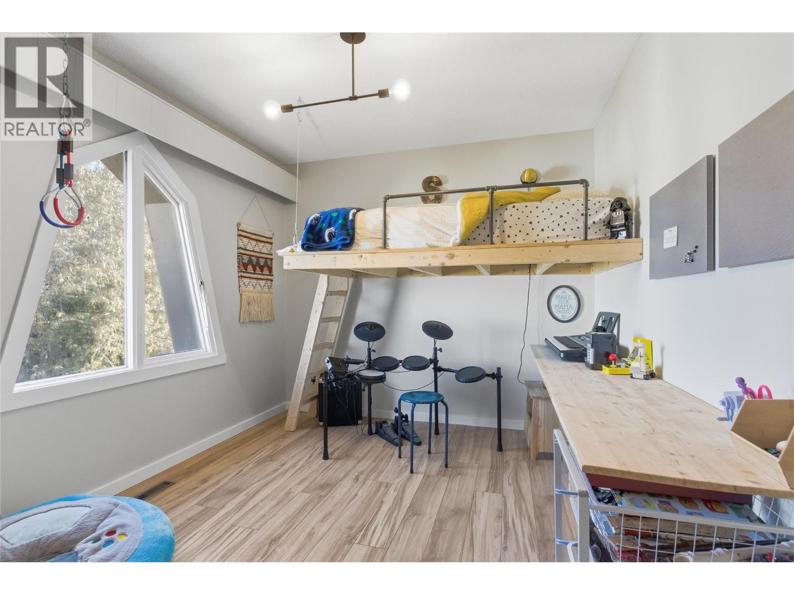 1756 CLIFFORD AVENUE - 33