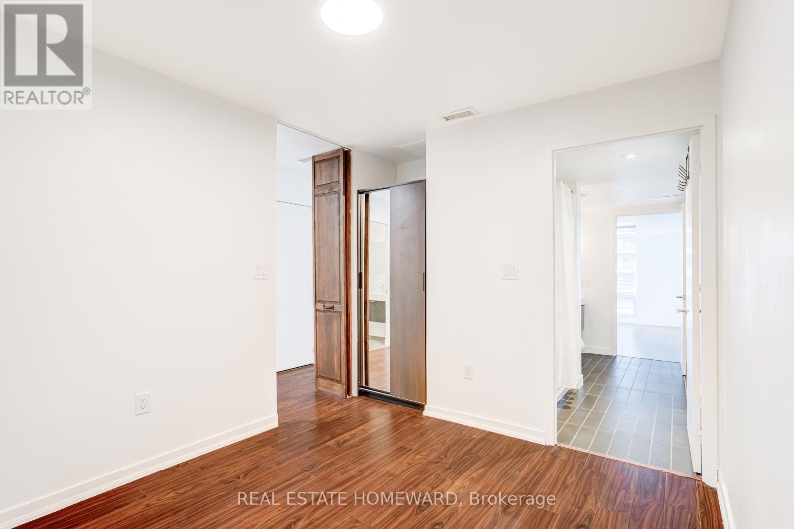 1916 - 4K SPADINA AVENUE — photo 21