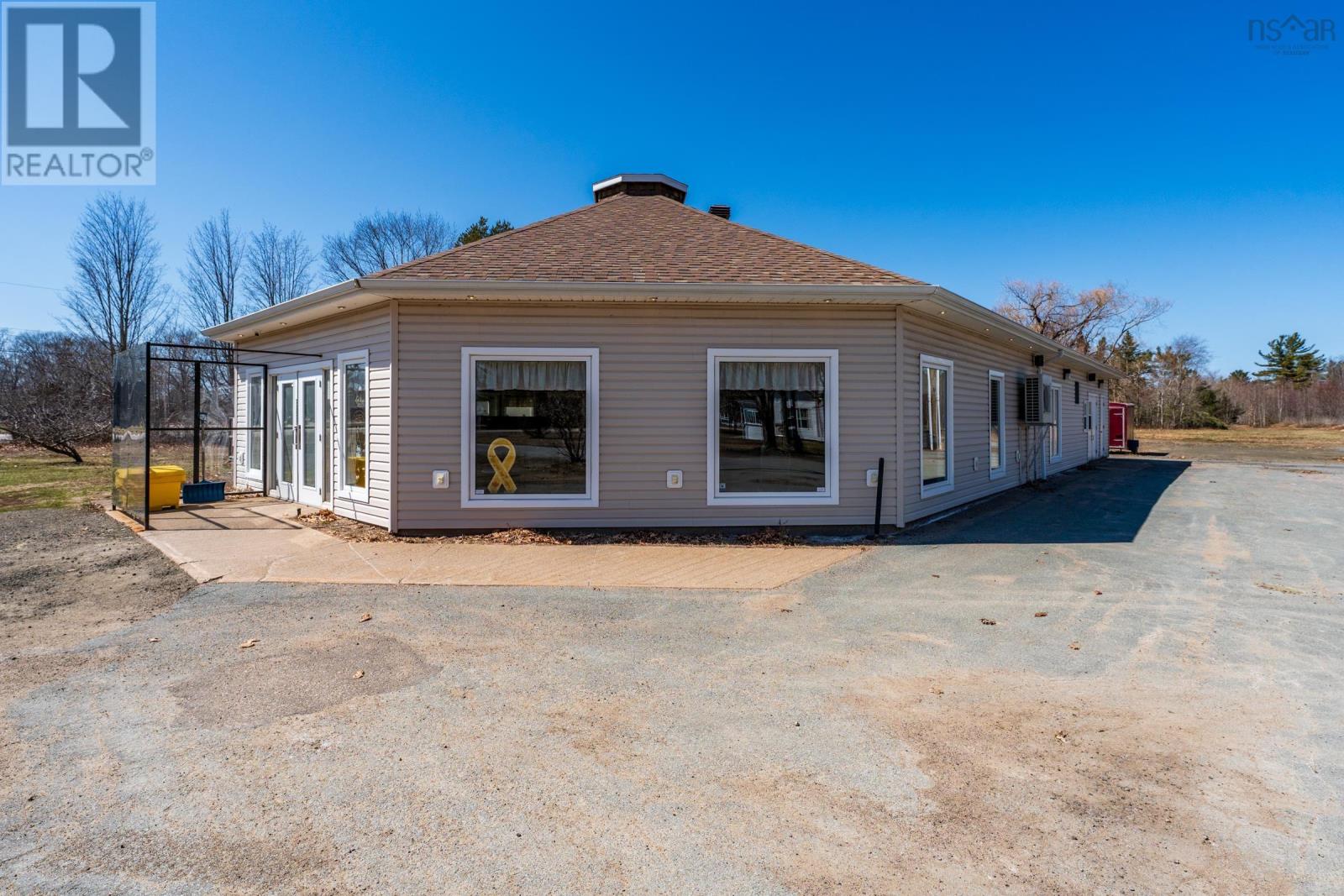 71 Main Street, Middleton — photo 2