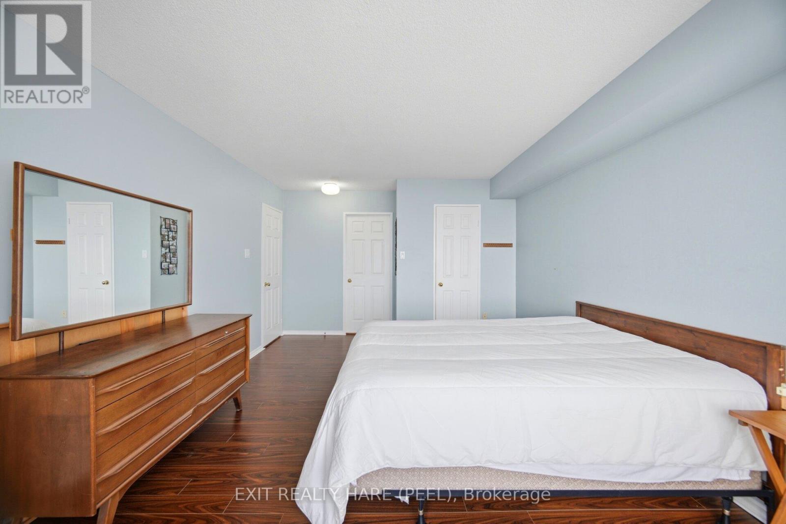 #912 20 CHERRYTREE DRIVE - 32