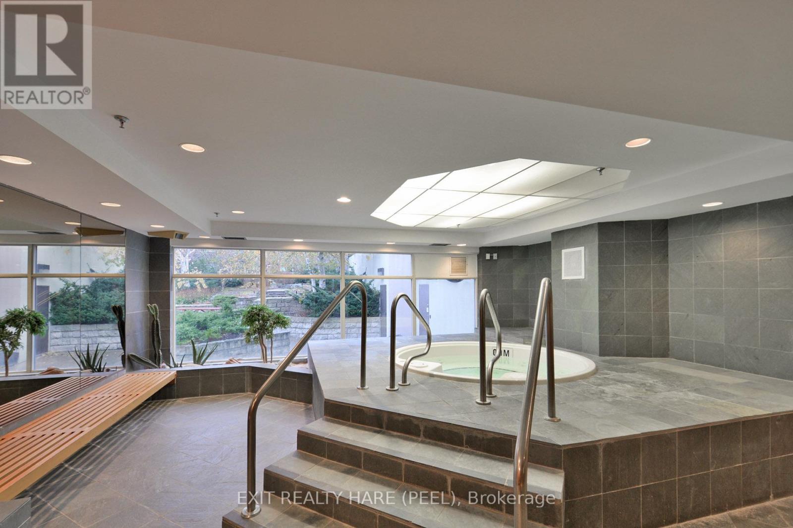 #912 20 CHERRYTREE DRIVE - 47