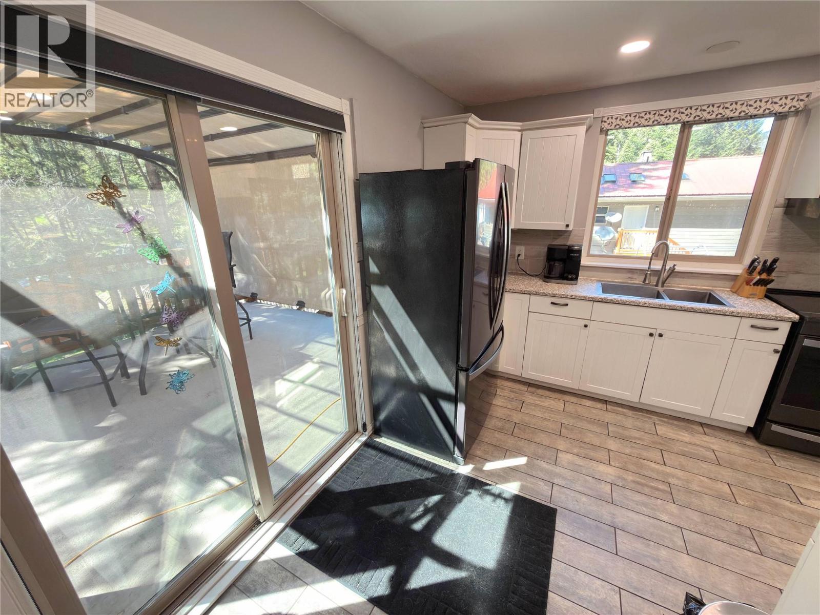 2255 OLD HEDLEY ROAD - 16