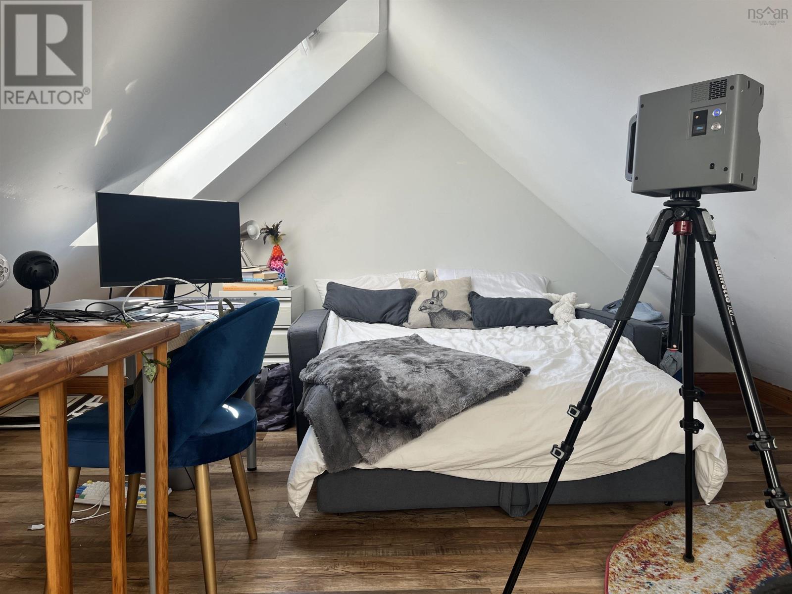 5639 MORRIS STREET - 6